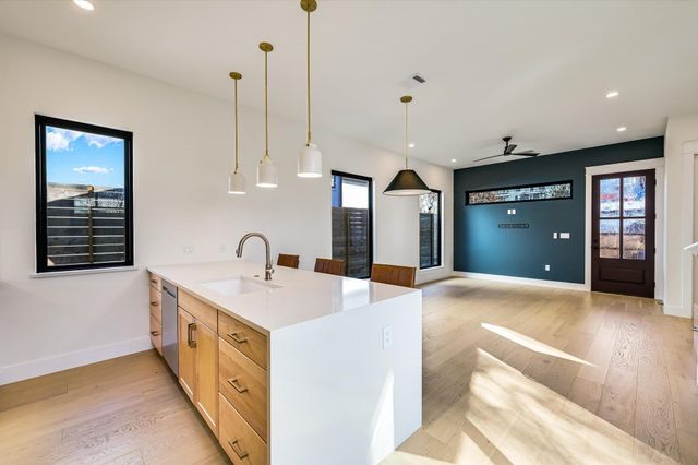 3503 Kay ST 2, Austin, TX 78702