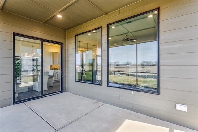 5918 E Forbes Ct, Bel Aire, KS 67220