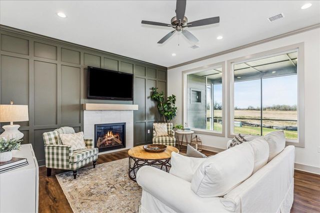 5918 E Forbes Ct, Bel Aire, KS 67220