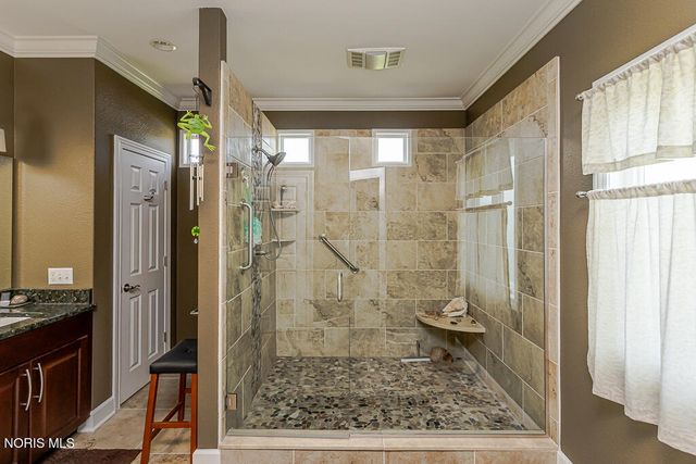 9140 Pelican Cove Court, Sylvania, OH 43560