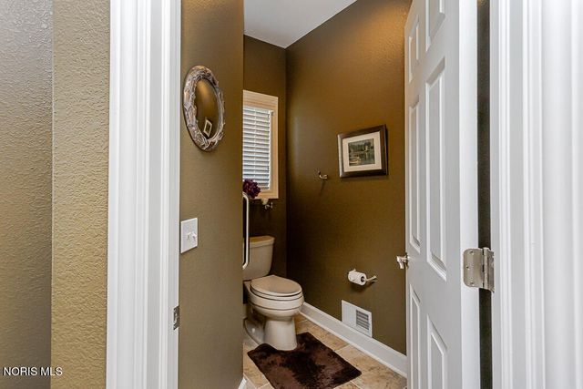 9140 Pelican Cove Court, Sylvania, OH 43560