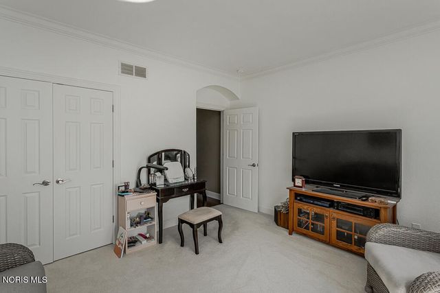 9140 Pelican Cove Court, Sylvania, OH 43560