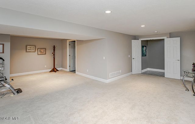 9140 Pelican Cove Court, Sylvania, OH 43560