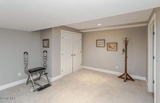 9140 Pelican Cove Court, Sylvania, OH 43560