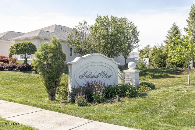 9140 Pelican Cove Court, Sylvania, OH 43560