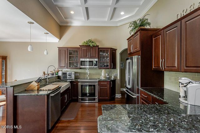 9140 Pelican Cove Court, Sylvania, OH 43560