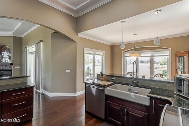 9140 Pelican Cove Court, Sylvania, OH 43560