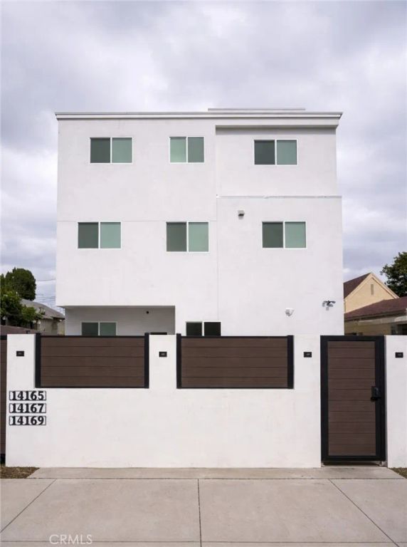 14169 Calvert, Van Nuys, CA 91401