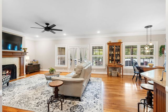 87 Garrison Dr, Mcminnville, TN 37110