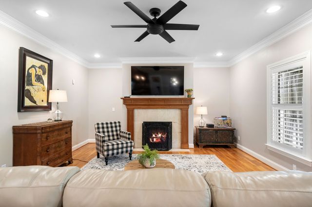 87 Garrison Dr, Mcminnville, TN 37110