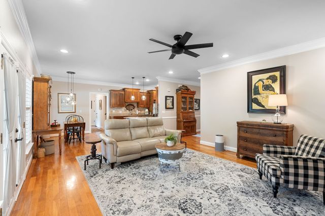 87 Garrison Dr, Mcminnville, TN 37110