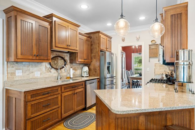 87 Garrison Dr, Mcminnville, TN 37110
