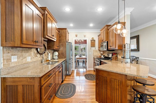 87 Garrison Dr, Mcminnville, TN 37110