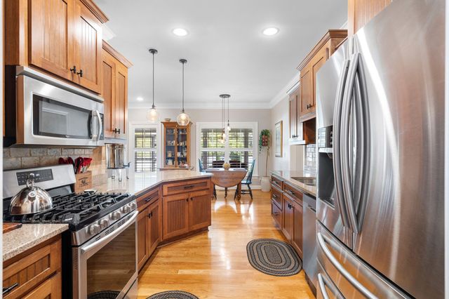 87 Garrison Dr, Mcminnville, TN 37110
