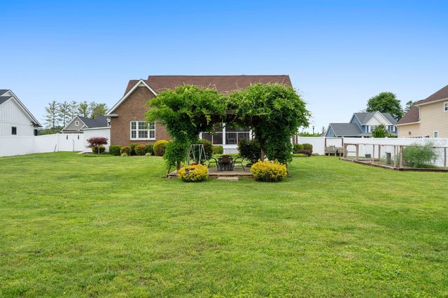 87 Garrison Dr, Mcminnville, TN 37110