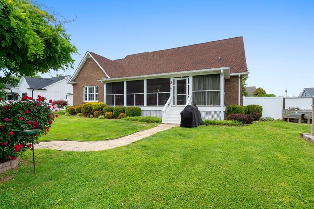 87 Garrison Dr, Mcminnville, TN 37110