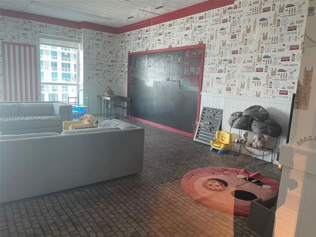 1080 Brickell Ave 1607, Miami, FL 33131