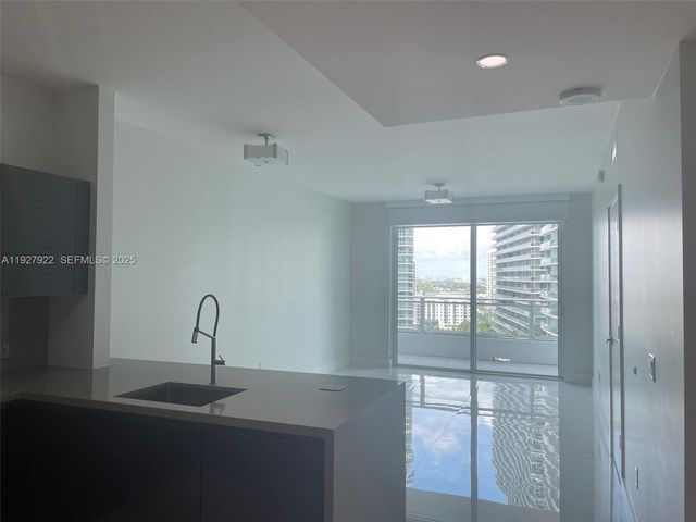 1080 Brickell Ave 1607, Miami, FL 33131