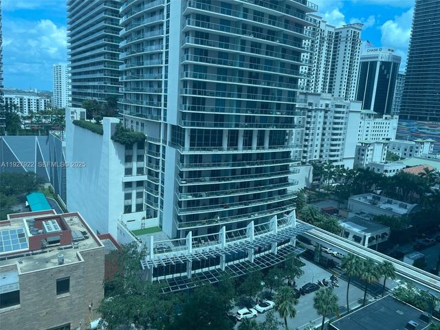 1080 Brickell Ave 1607, Miami, FL 33131