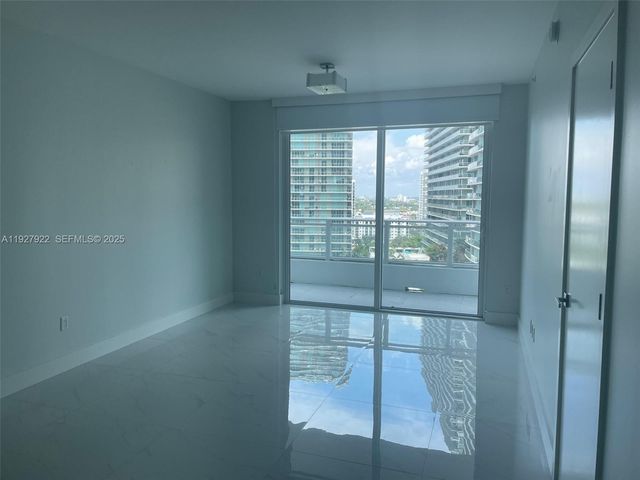 1080 Brickell Ave 1607, Miami, FL 33131