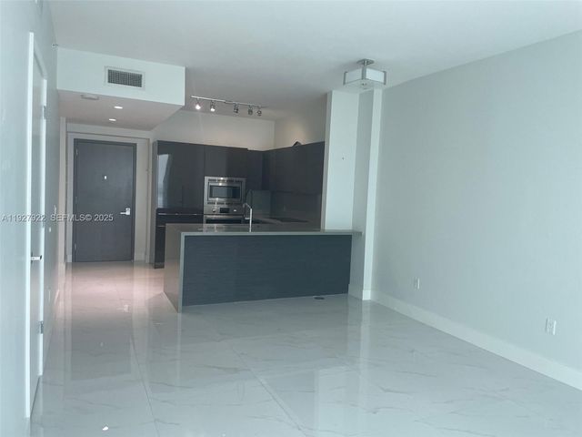1080 Brickell Ave 1607, Miami, FL 33131