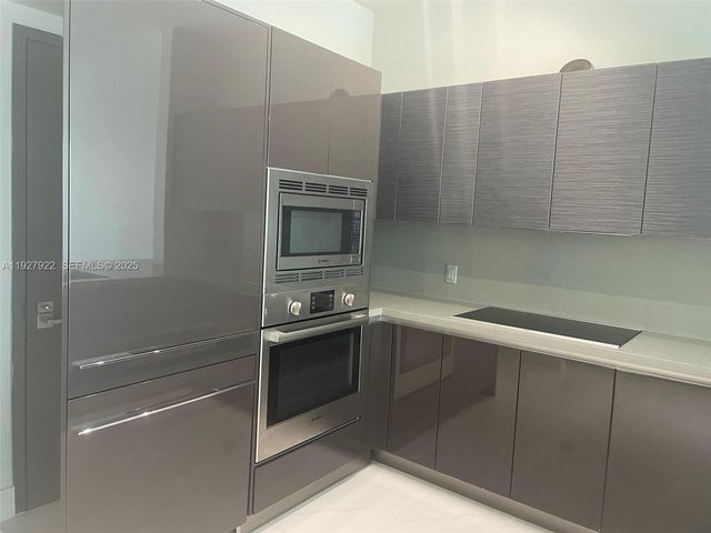 1080 Brickell Ave 1607, Miami, FL 33131