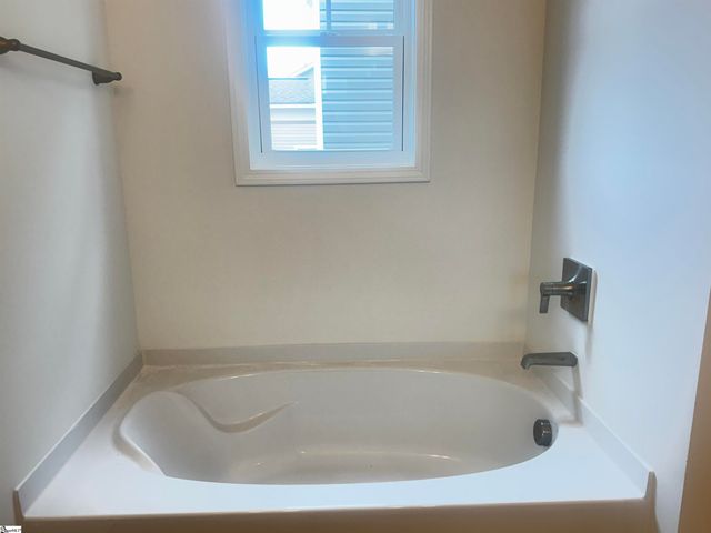 2049 Halton Oaks Drive, Spartanburg, SC 29303