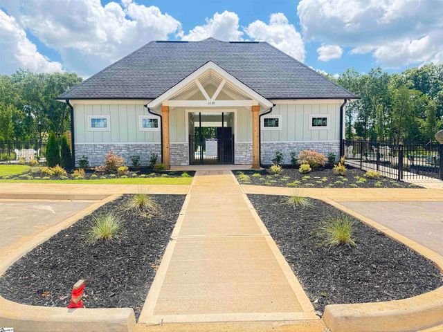 2049 Halton Oaks Drive, Spartanburg, SC 29303
