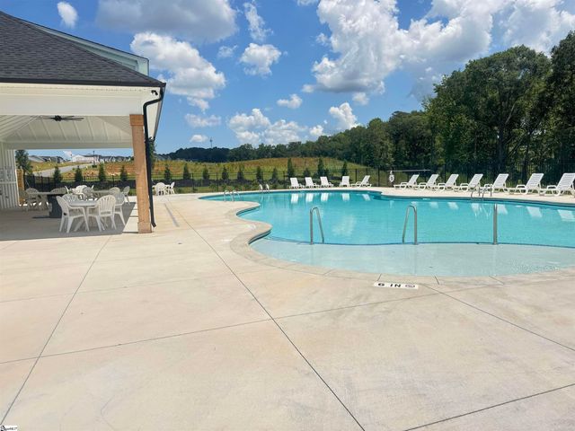 2049 Halton Oaks Drive, Spartanburg, SC 29303