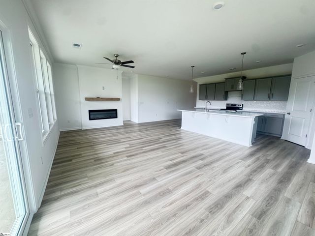 2049 Halton Oaks Drive, Spartanburg, SC 29303