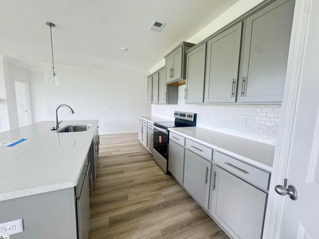 2049 Halton Oaks Drive, Spartanburg, SC 29303