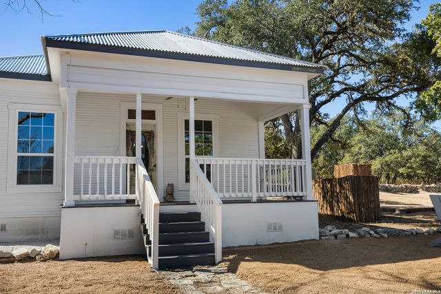 242 Model T, Blanco, TX 78606