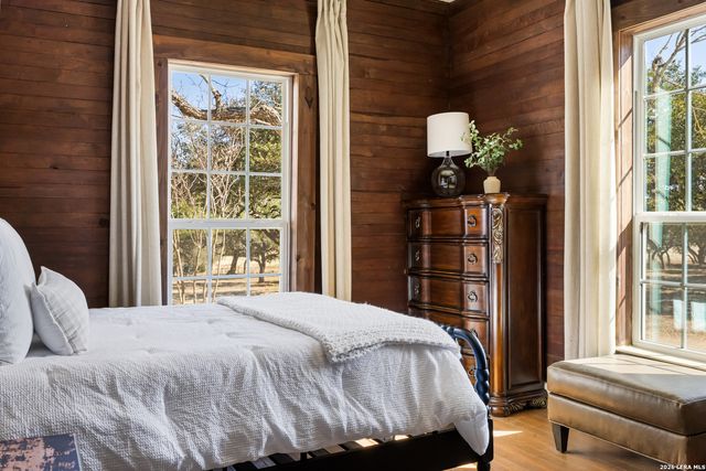 242 Model T, Blanco, TX 78606