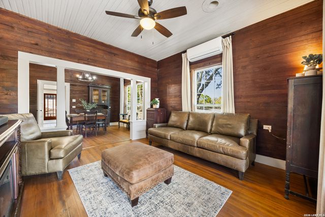 242 Model T, Blanco, TX 78606