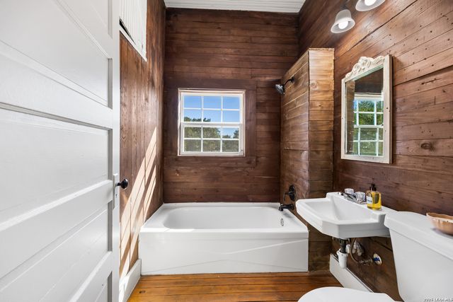 242 Model T, Blanco, TX 78606