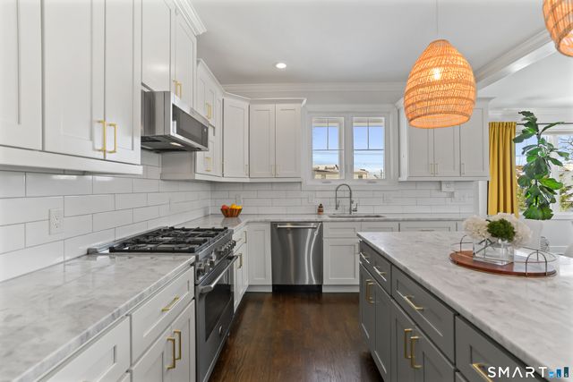 117 Forest Avenue 117, Fairfield, CT 06824