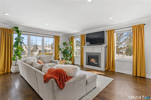 117 Forest Avenue 117, Fairfield, CT 06824