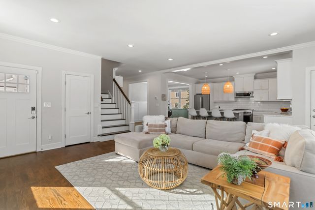 117 Forest Avenue 117, Fairfield, CT 06824