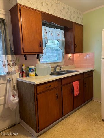 163 Tudor Avenue, Akron, OH 44312