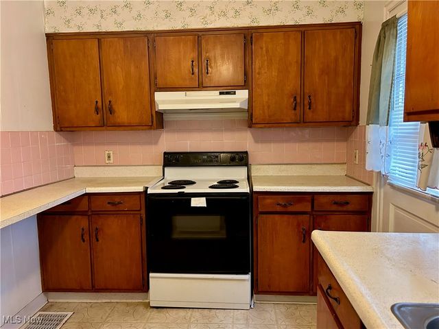 163 Tudor Avenue, Akron, OH 44312