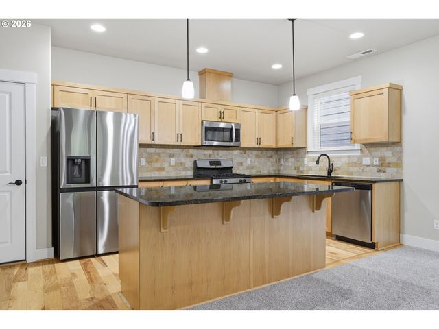 254 Sw 204TH Ter, Beaverton, OR 97006