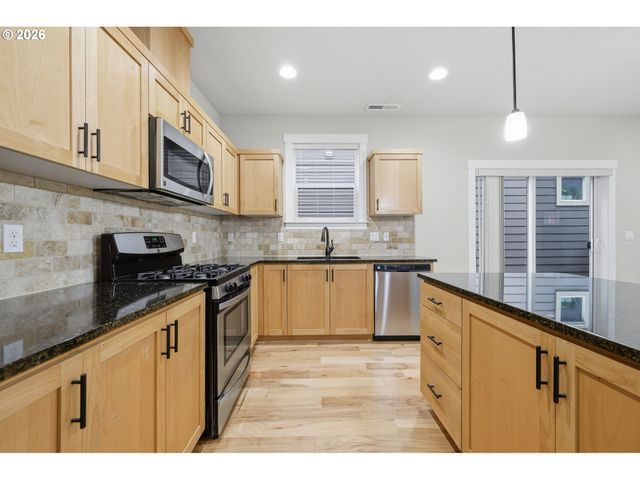 254 Sw 204TH Ter, Beaverton, OR 97006