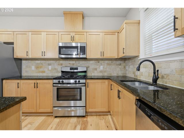 254 Sw 204TH Ter, Beaverton, OR 97006