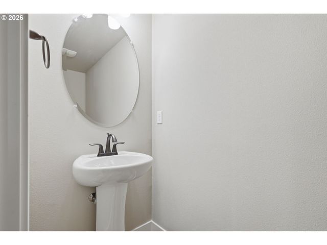 254 Sw 204TH Ter, Beaverton, OR 97006