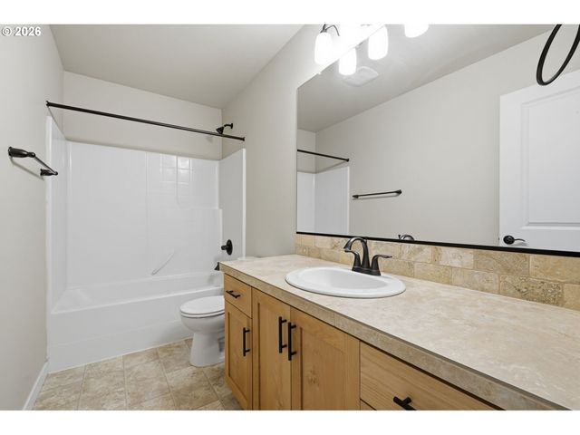 254 Sw 204TH Ter, Beaverton, OR 97006