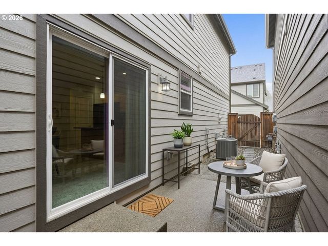 254 Sw 204TH Ter, Beaverton, OR 97006