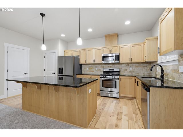 254 Sw 204TH Ter, Beaverton, OR 97006