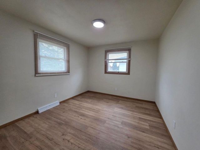 1254 MEADOW LANE, Neenah, WI 54956