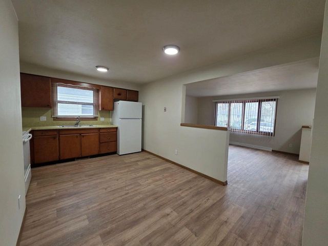 1254 MEADOW LANE, Neenah, WI 54956