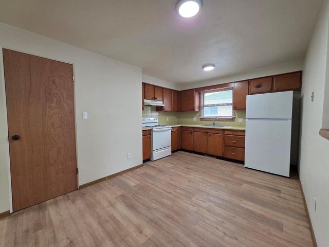 1254 MEADOW LANE, Neenah, WI 54956